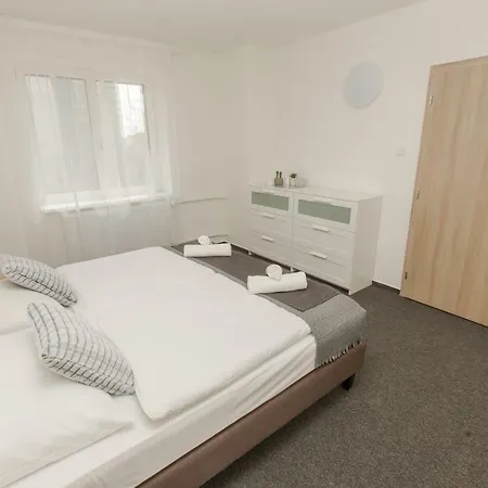 Blue 3* Pressburg